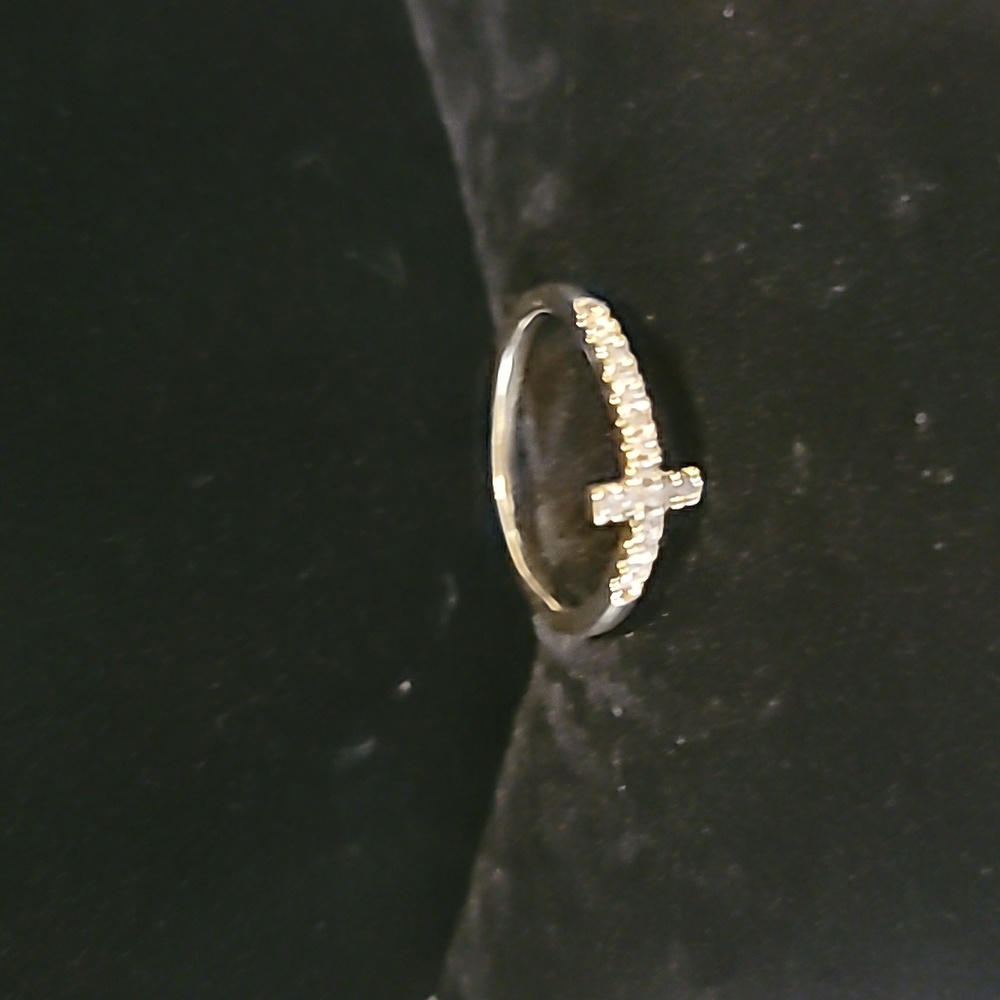 Cross Ring - Picture 3 of 5